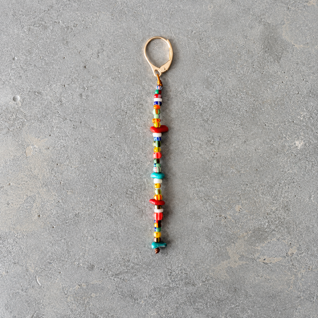 Mono boucle pendante Perle africaine Turquoise Corail Heishi