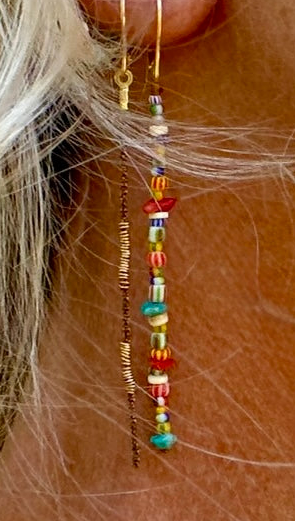 Mono boucle pendante Perle africaine Turquoise Corail Heishi